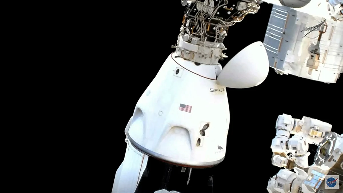 Four Astronauts Returned from the International Space Station after 200 Days, but Why were they all Wearing diapers?