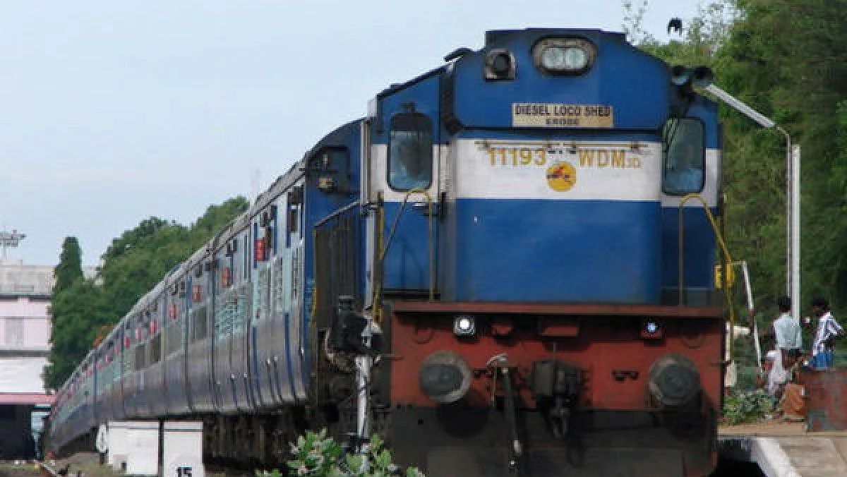 Shimla: One Person Died after being Hit by a Train, Angry People Blocked the Railway Track
