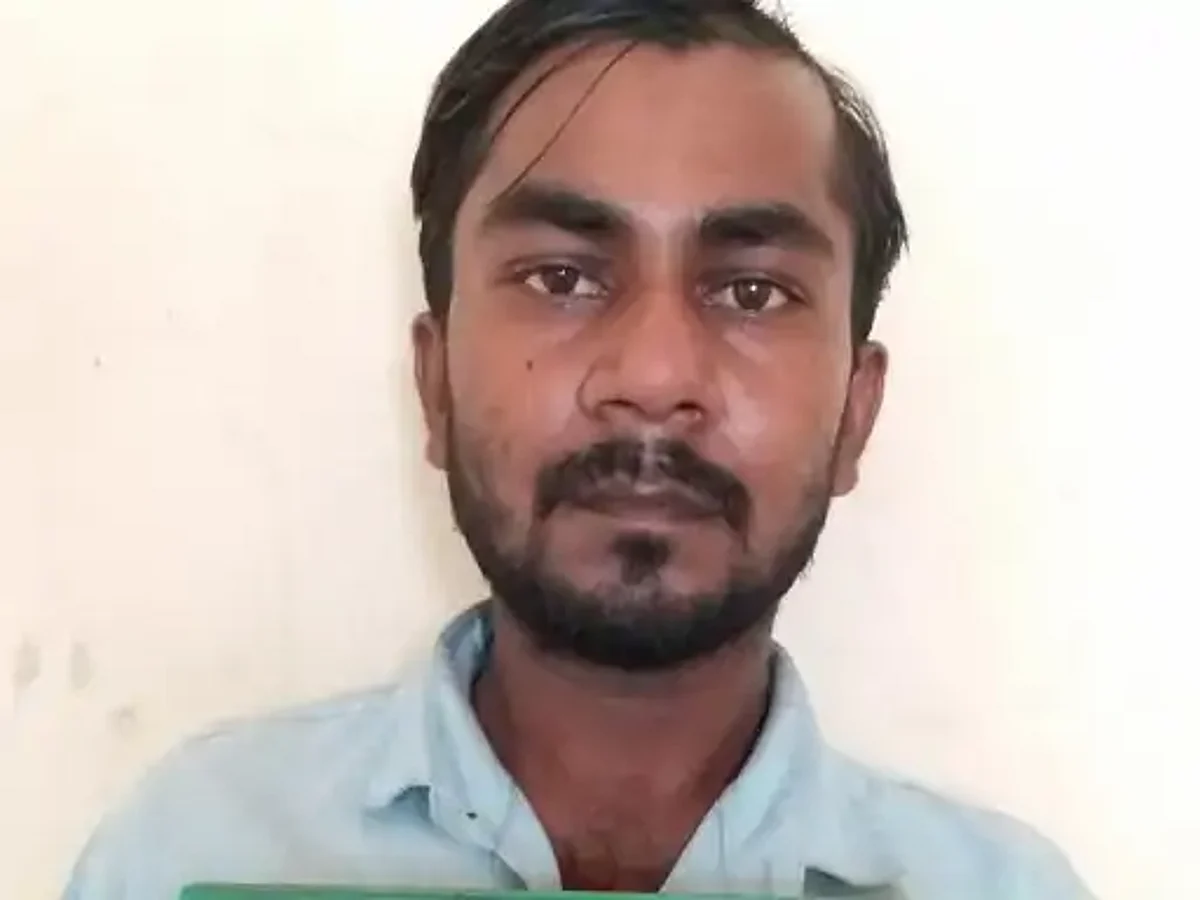 कोर्टरूम में सजा सुन रेपिस्ट की बौखलाहट: जज पर फेंक डाली चप्पल, 5 साल की बच्ची से दुष्कर्म और हत्या का दोषी है आरोपी