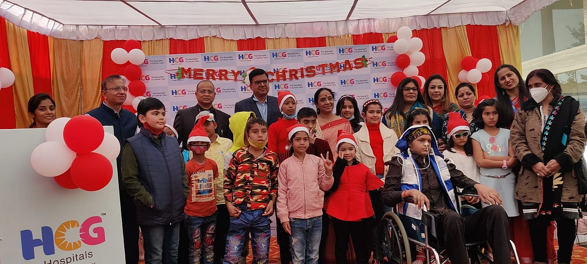 कैंसर पीड़ित बच्चों के साथ क्रिसमस का जश्न