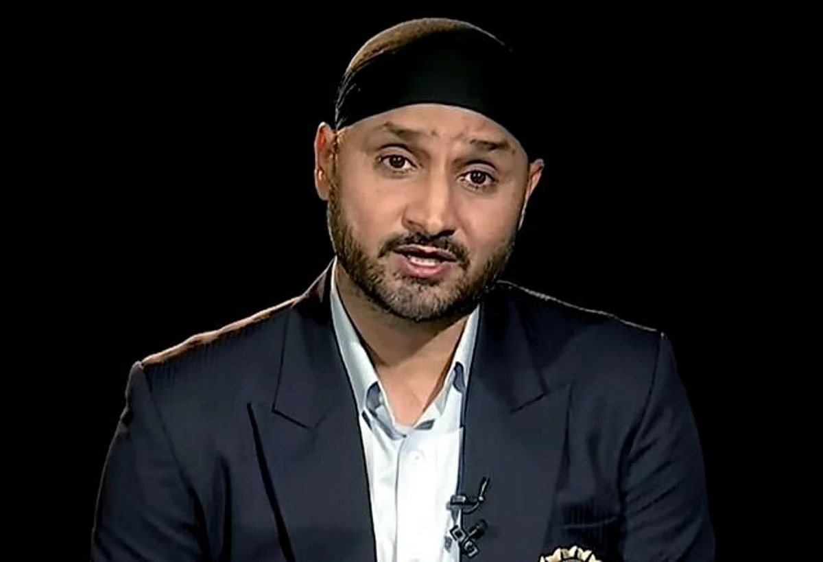 हरभजन सिंह ने सोशल मीडिया साइट ट्विटर के जरिए संन्यास की घोषणा की