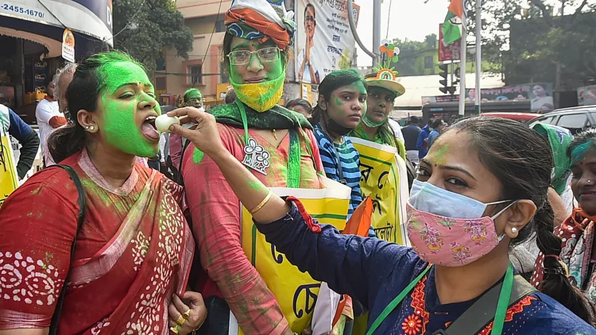 TMCparty workers celebration after won kolkata municipality election 