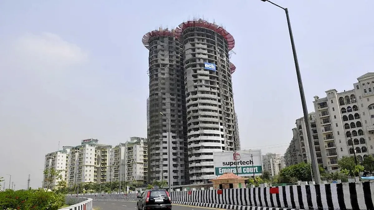 सुप्रीम कोर्ट का सख्त फैसला, नोएडा में सुपरटेक एमराल्ड कोर्ट के 40 मंजिला दो टावरों को गिराने का निर्देश