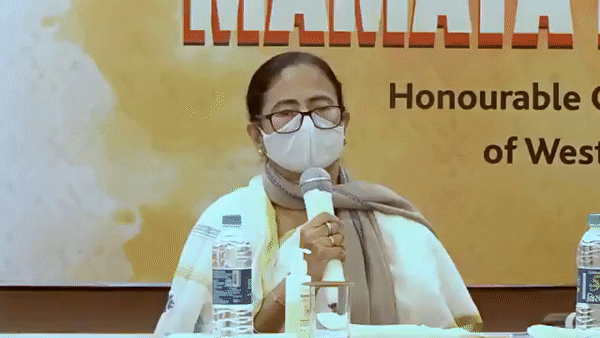 राष्ट्र गान के अपमान पर बीजेपी के निशाने पर ममता बनर्जी, पूनावाला का ट्वीट- 'क्या शिवसेना इस अपमान का समर्थन करती है?