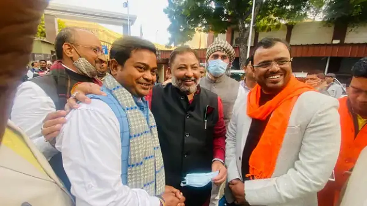 बीजेपी ने मंत्री स्वाति सिंह के पति दयाशंकर सिंह को बलिया नगर विधानसभा सीट से टिकट दिया।