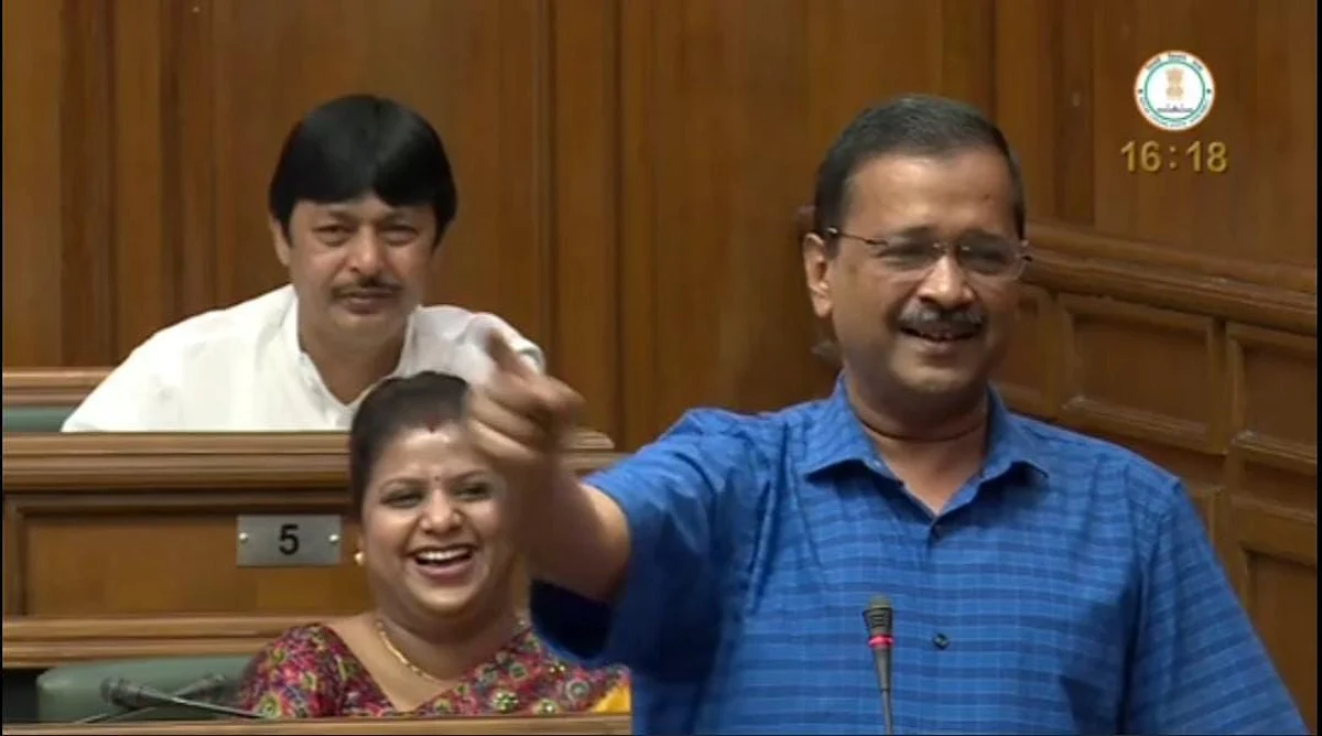 The Kashmir Files: केजरीवाल का PM मोदी पर हमला -कहा‚ 8 साल बाद भी विवेक अग्निहोत्री के चरणों में शरण लेनी पड़े तो इसका मतलब है उन्होंने कोई काम नहीं किया