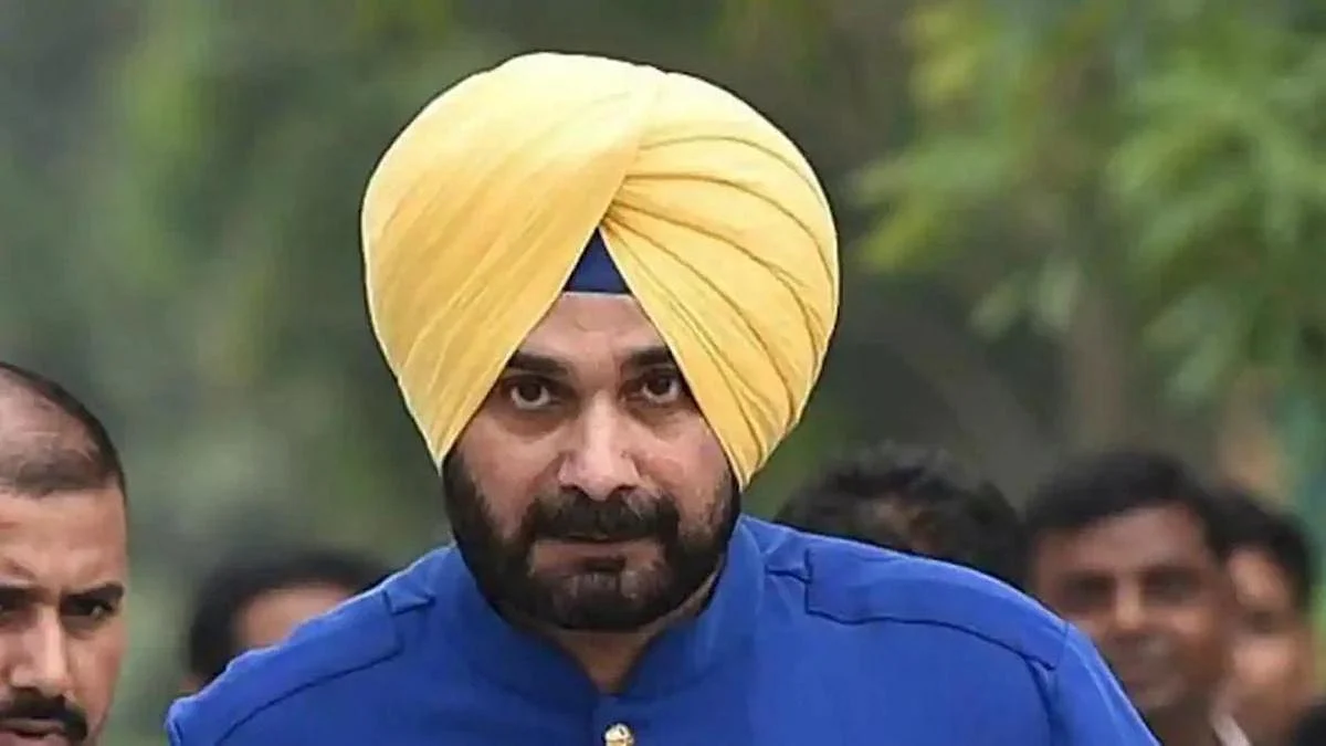Punjab Exit Polls 2022 : खुद को सीएम चेहरा बताने वाले सिद्धू अपनी ही सीट पर सिमटे