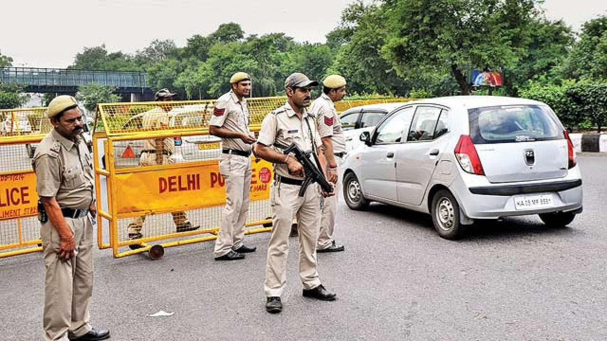 दिल्ली आतंकी निशाने पर, खुफिया इनपुट के बाद राजधानी में हाई अलर्ट