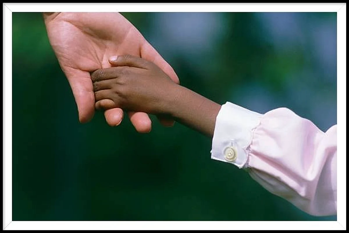 Child Adoption In India: भारत में क्यों है कठिन है बच्चा अडॉप्ट करने का प्रॉसेस, जानिए क्यों SC को दखल देना पड़ा