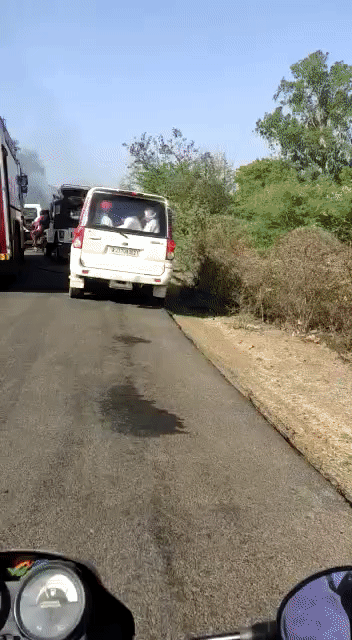 देवा गुर्जर हत्याकांड: हिस्ट्रीशीटर की हत्या पर हंगामा, देवा गुर्जर के समर्थकों ने फूंकी बस