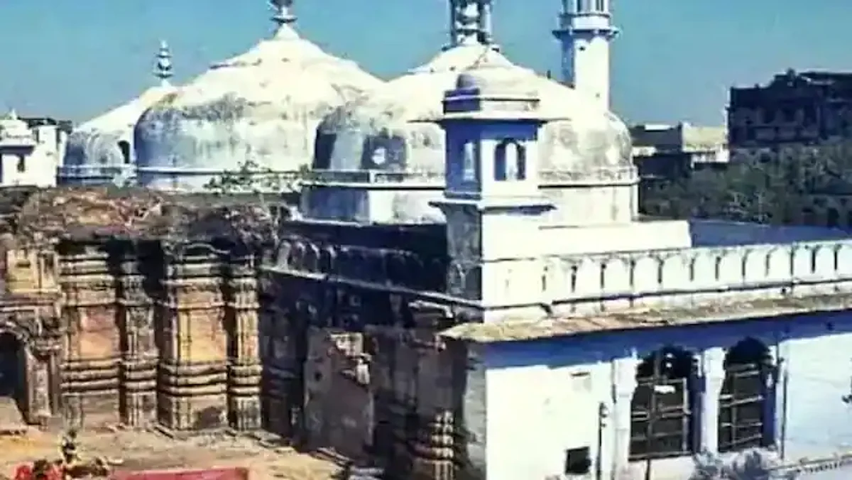 Gyanvapi Masjid Case: मुस्लिम पक्ष को झटका‚ कोर्ट ने कहा- नहीं हटेंगे कमिश्नर, मस्जिद का सर्वे भी जारी रहेगा