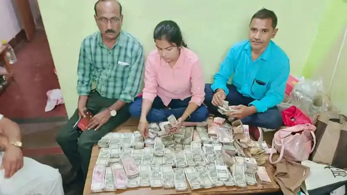 जूनियर साइंटिस्ट का 60 लाख वेतन, फिर भी रश्विखोरी ऐसी की नोट गिनते अधिकारियों के हाथ थके, अब तक 7 करोड़ की संपत्ति का खुलासा