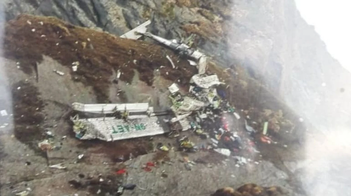 नेपाल की सेना ने दुर्घटना से जुड़ी तस्वीरें शेयर की