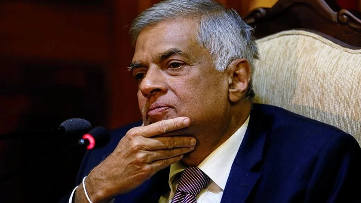 आर्थिक संकट के बीच अपनी पार्टी के अकेले सांसद रानिल विक्रमसिंघे क्या देश को फिर से खड़ा कर पाएंगे?