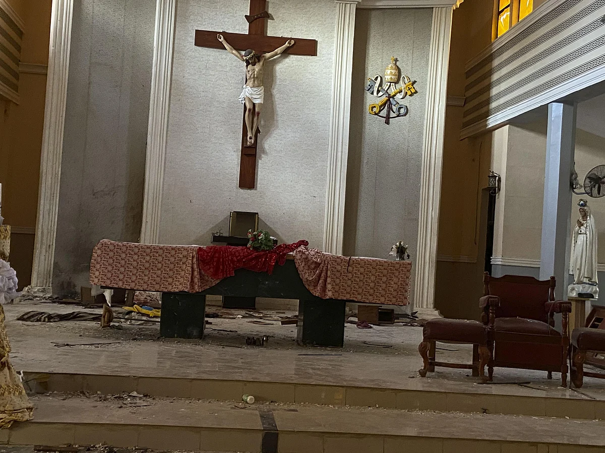 Nigeria Church Attack: नाइजीरिया के कैथोलिक चर्च में हुई गोलीबारी, 50 लोगों की मौत अन्य घायल