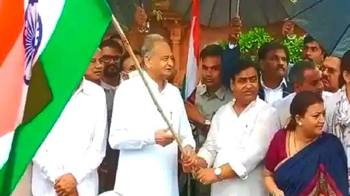 कांग्रेस की 'अग्निपथ योजना’ के विरोध में महारैली, गहलोत बोले- युवाओं मे पैदा हो रहा आक्रोश, जल्द से जल्द वापस ले फैसला