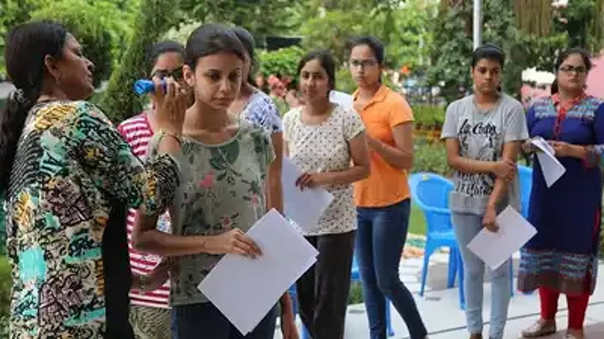 रीट 2022ः मोटे सोल के जूते, दुपट्टा पहन कर नहीं मिलेगा प्रवेश, अभ्यर्थी इन बातों का रखें खास ख्याल