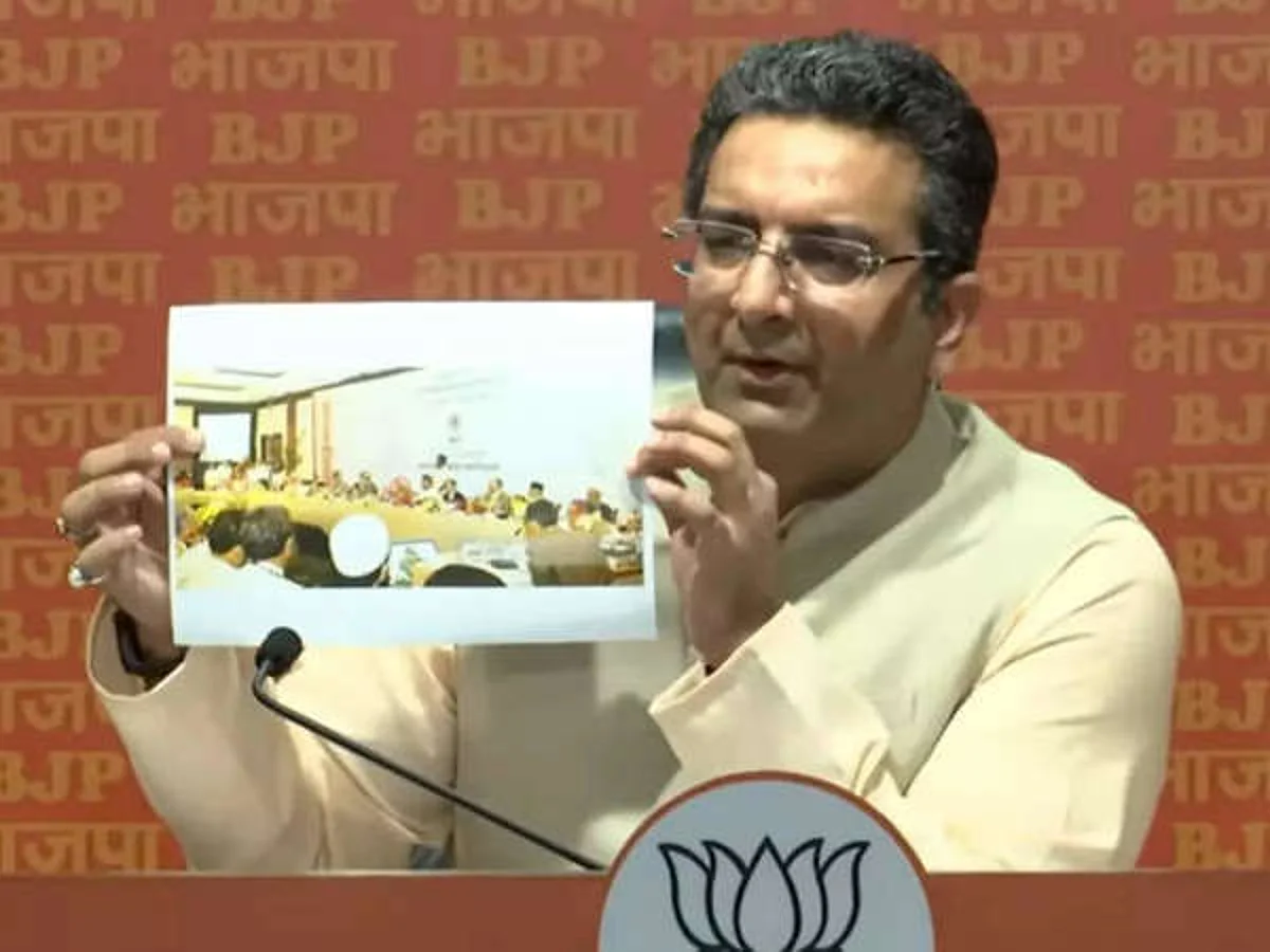 बीजेपी प्रवक्ता गौरव भाटिया ने प्रेस कॉन्फ्रेंस कर अंसारी पर एक बार फिर गंभीर आरोप लगाए
