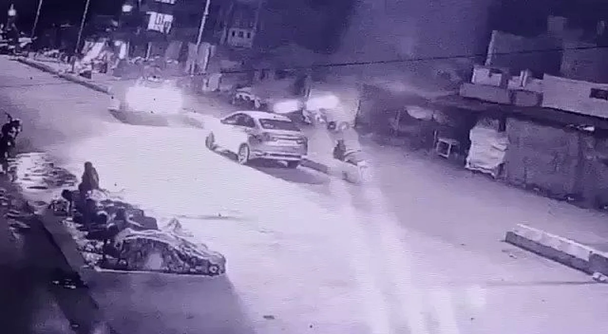 Karnataka News: चालक ने चढा दिया मंदिर परिसर में सो रहे यात्रियों पर टैंपो, एक की मौत, 4 घायल