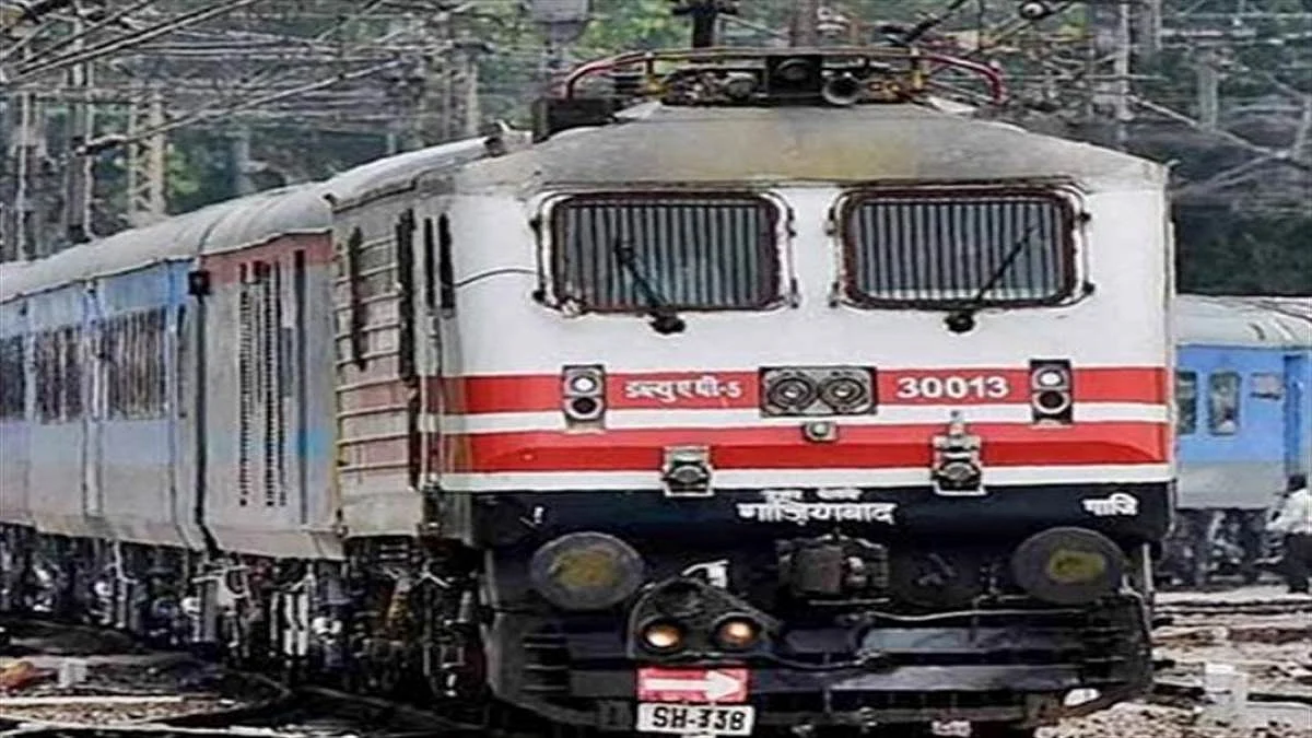 Railways News: फिर से मिलेंगी वृद्धजनों को रियायतें! रेलवे कर रहा विचार, उम्र पर फंसा पेंच