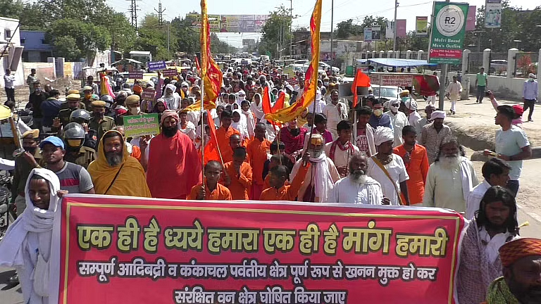 संत समाज 12 साल से कर रहा आंदोलन