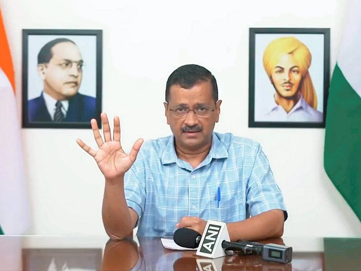 DELHI : सीबीआई जांच की सिफारिश LG पर बरसे केजरीवाल, बोले- 'यह सिसोदिया को फंसाने की साजिश'