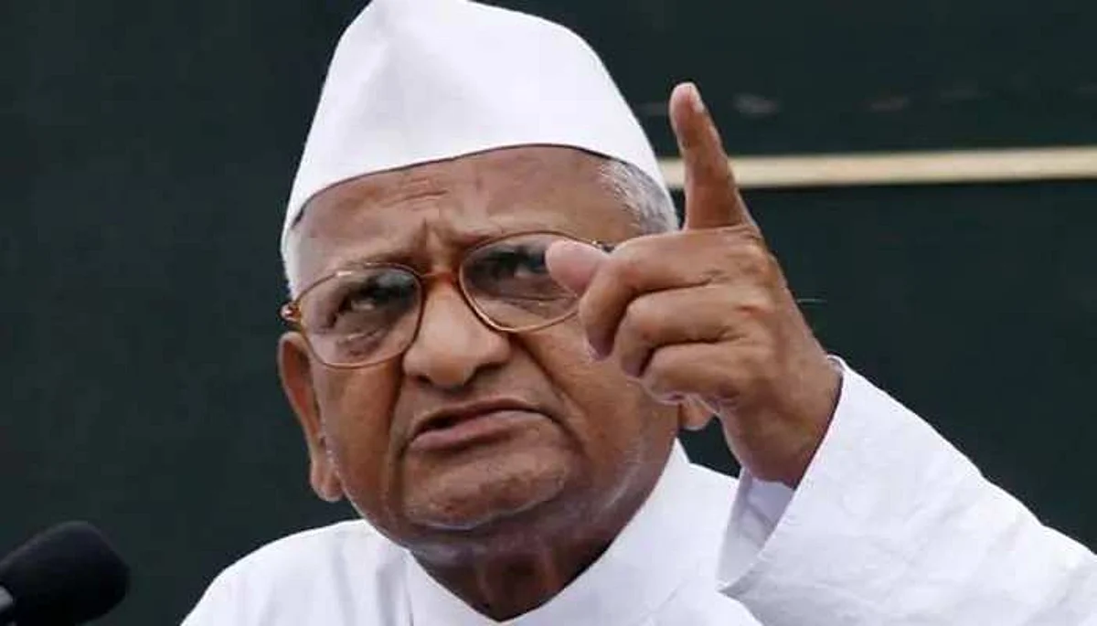 "सत्ता के नशे में डूब गए हो" अन्ना ने शराब नीति पर केजरीवाल को घेरा