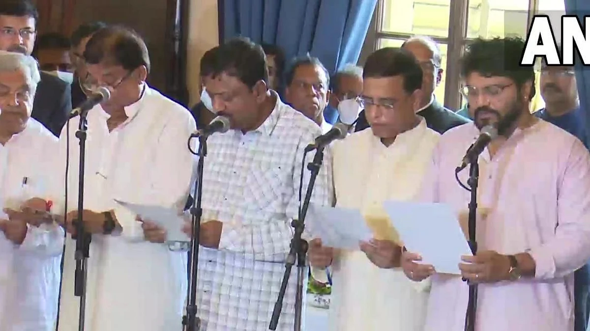 Mamata Banerjee Cabinet Expansion : ममता का कैबिनेट में बड़ा बदलाव, बीजेपी से टीएमसी में लौटे बाबुल सुप्रियो सहित 9 मंत्रियों ने ली शपथ