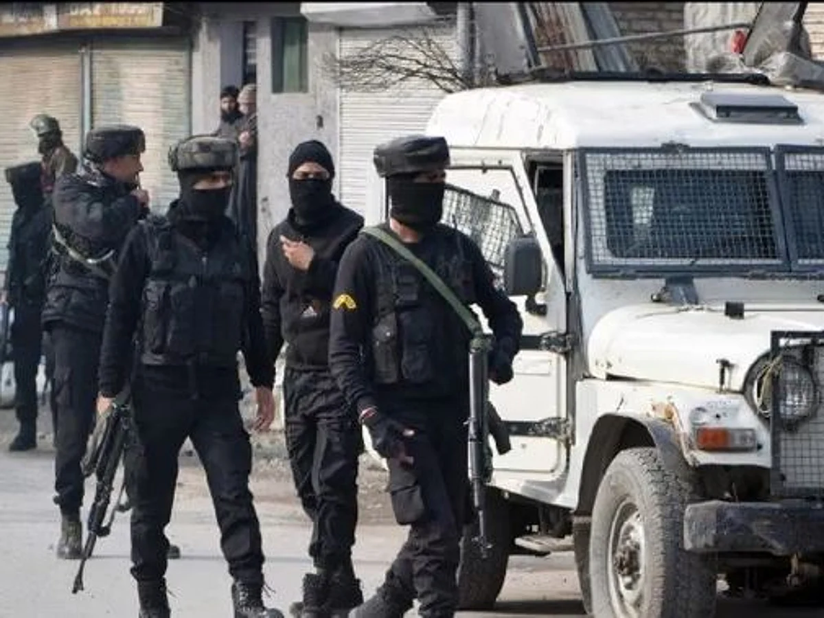 Terrorist : कश्मीर घाटी में छिपे हैं 80 पाक आतंकी, 55 लोकल; UP में एटीएस ने दबोचा आंतकी