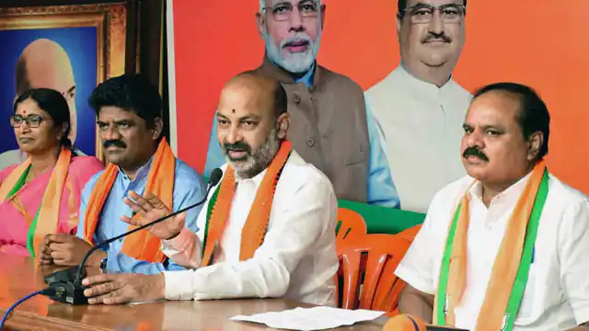 TRS के 12 विधायक BJP में आने को तैयार, बंडी संजय कुमार के दावे से तेलंगाना में सियासी हलचल तेज