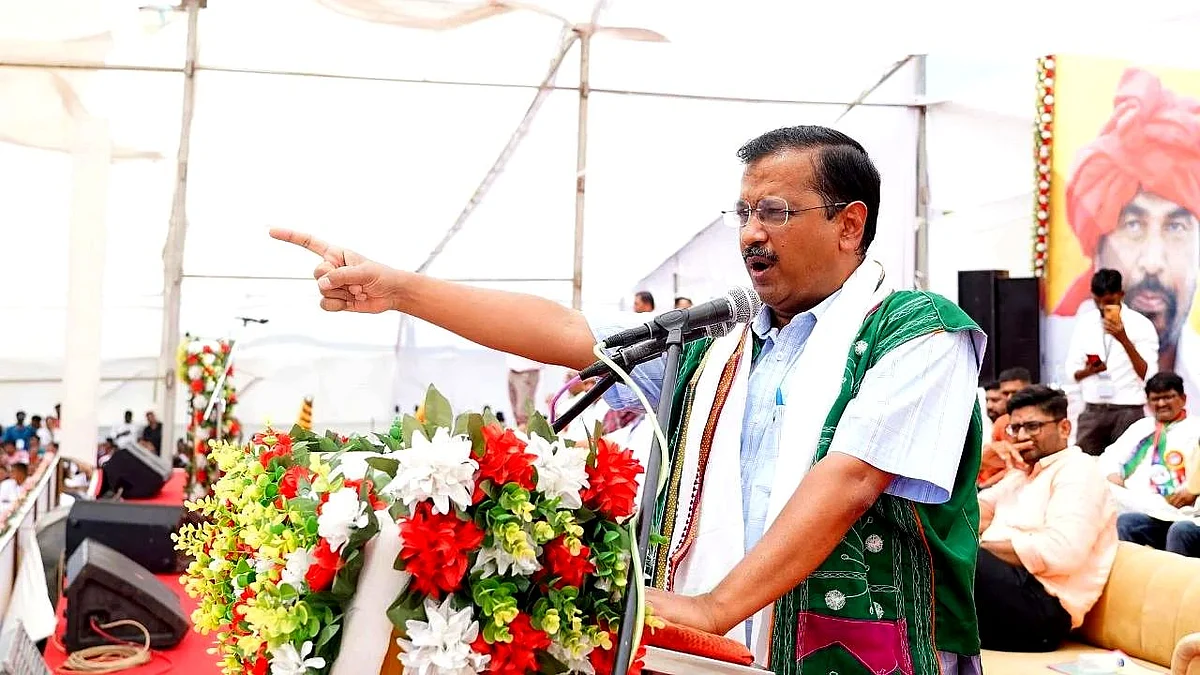 Kejriwal in Gujarat: “आप” की रेवड़ियां! किसानों से कर्जमाफी और 12 घंटे बिजली का वादा