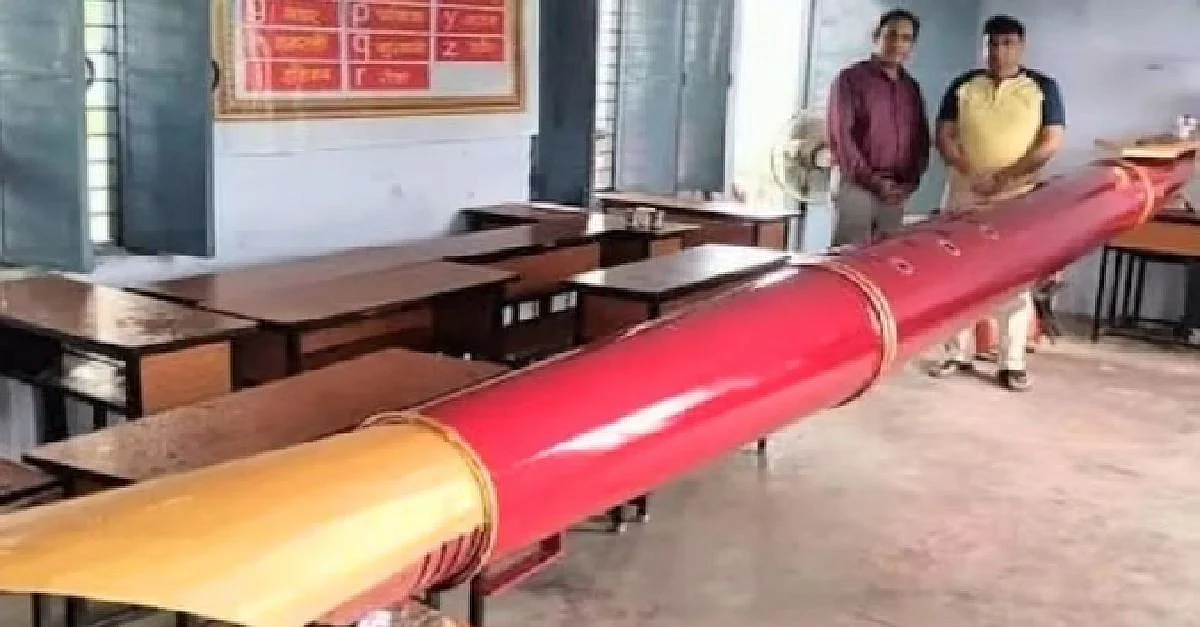 World Largest Pen: हिमाचल के स्कूल में 20 फीट लंबा स्याही वाला पेन स्थापित, खूबियां जान कर हो जाओगे हैरान