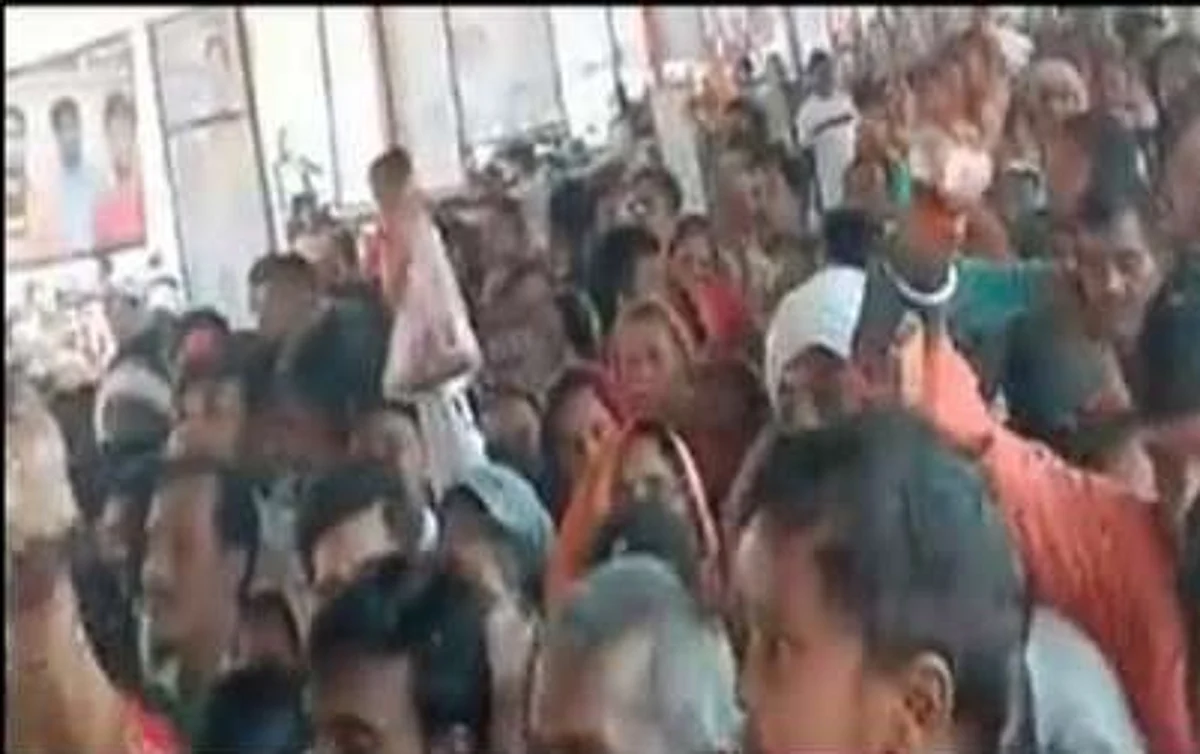 MP: भिंड के बागेश्वर धाम दरबार में भगदड़ से एक महिला श्रद्धालु की मौत, कई लोग घायल