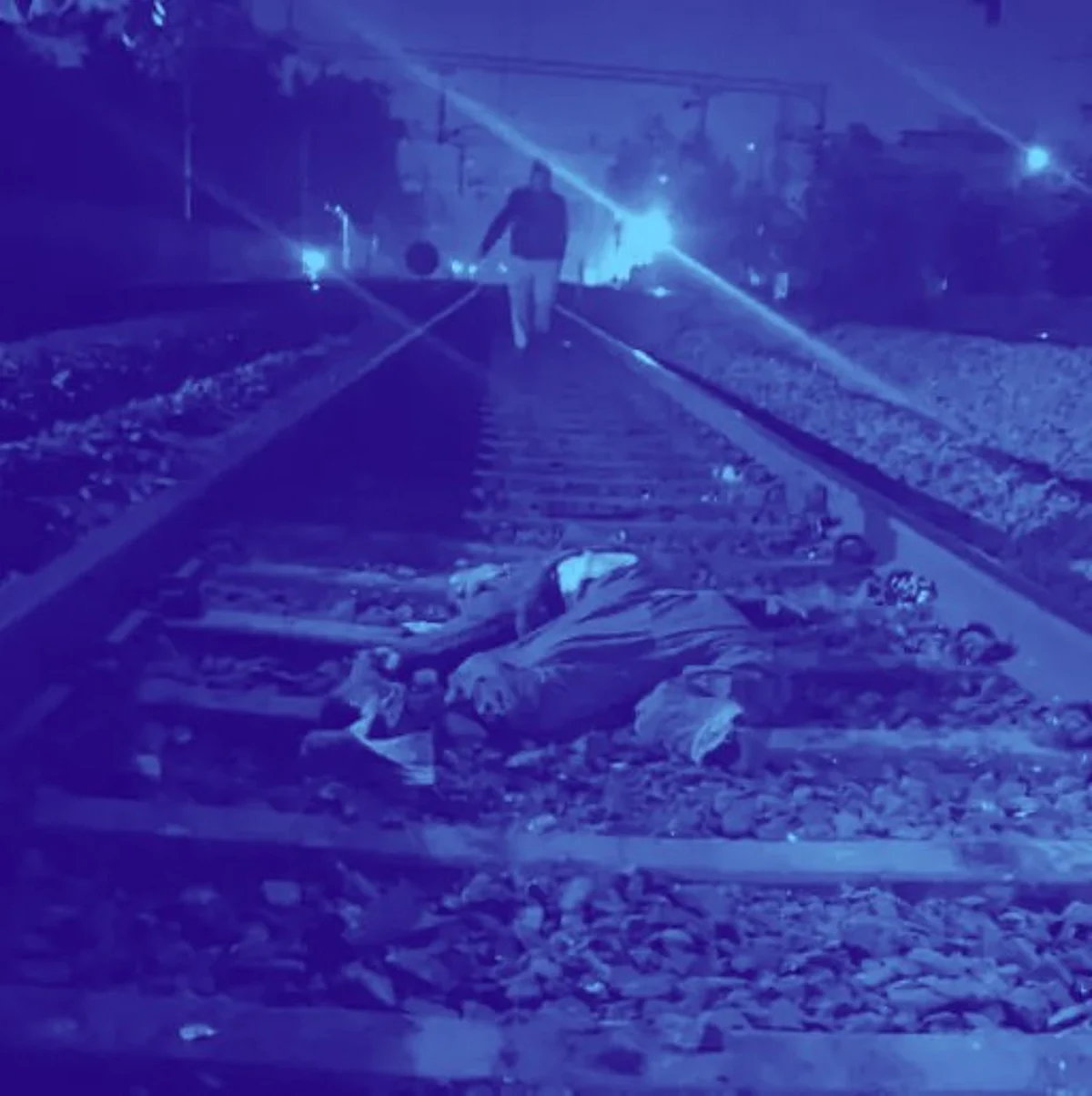 शव मिलने से आस पास इलाके में फैली सनसनी