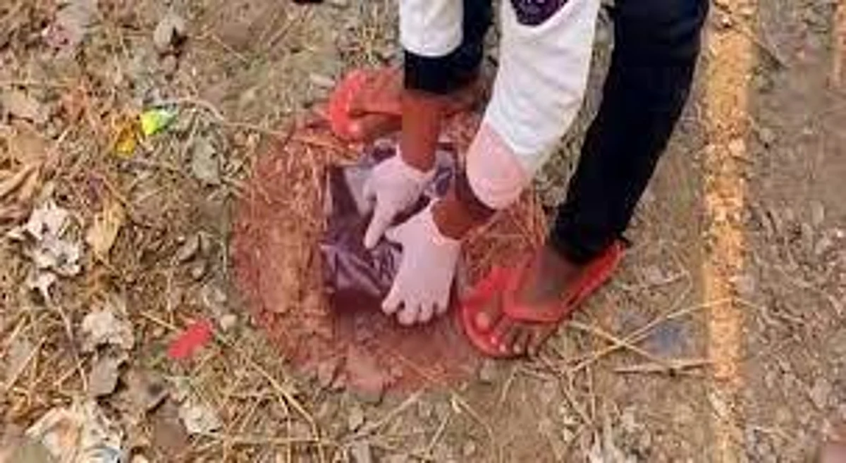 Shraddha Like Murder in Jharkhand: दिलदार अंसारी ने कटर से कर दिए आदिवासी पत्नी के 12 टुकड़े, जानें पूरा मामला