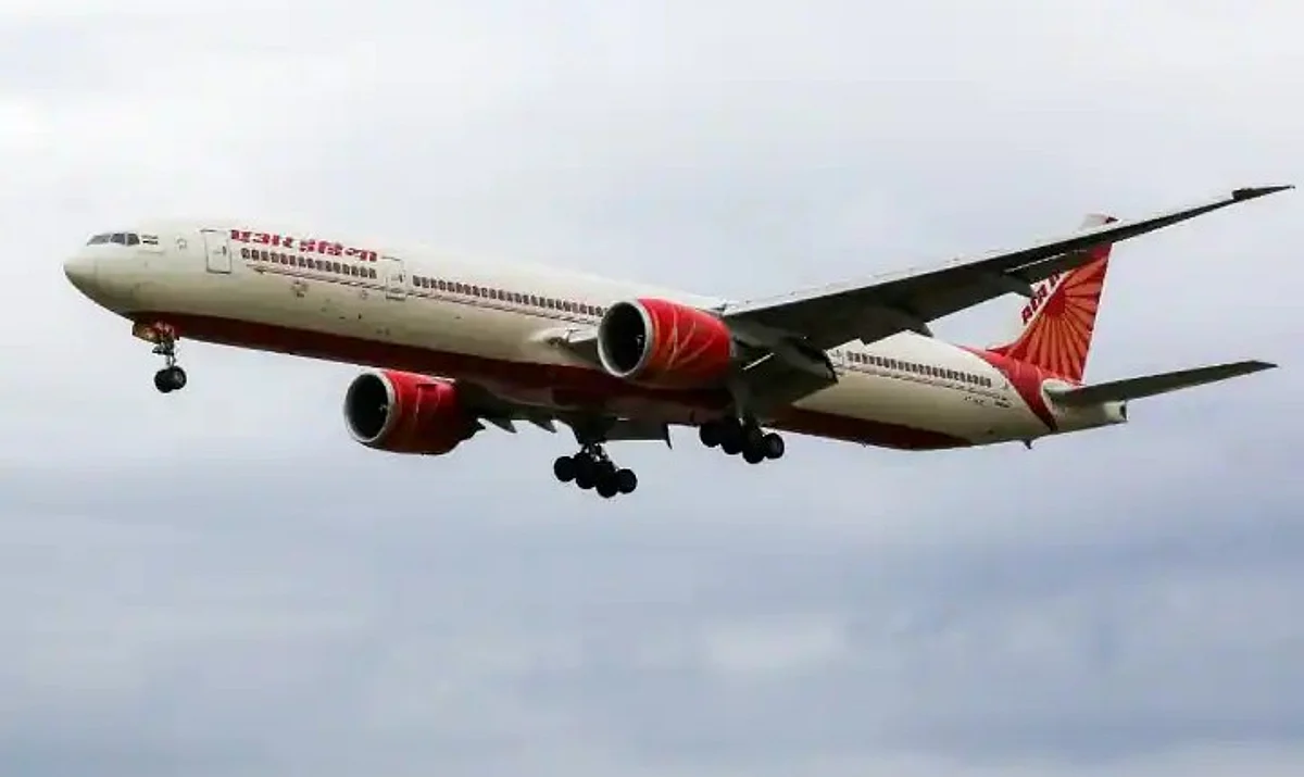 Air India: अब शख्स ने महिला के कंबल में किया पेशाब, फ्लाइट में लगातार दूसरी घटना