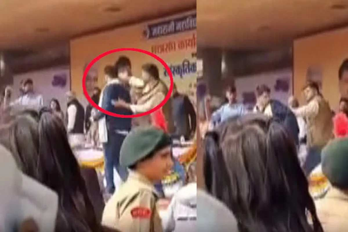 Maharani College Controversy: मंच पर निर्मल चौधरी को जड़ा थप्पड़, जमकर चले लात-घूसे, देखे Video