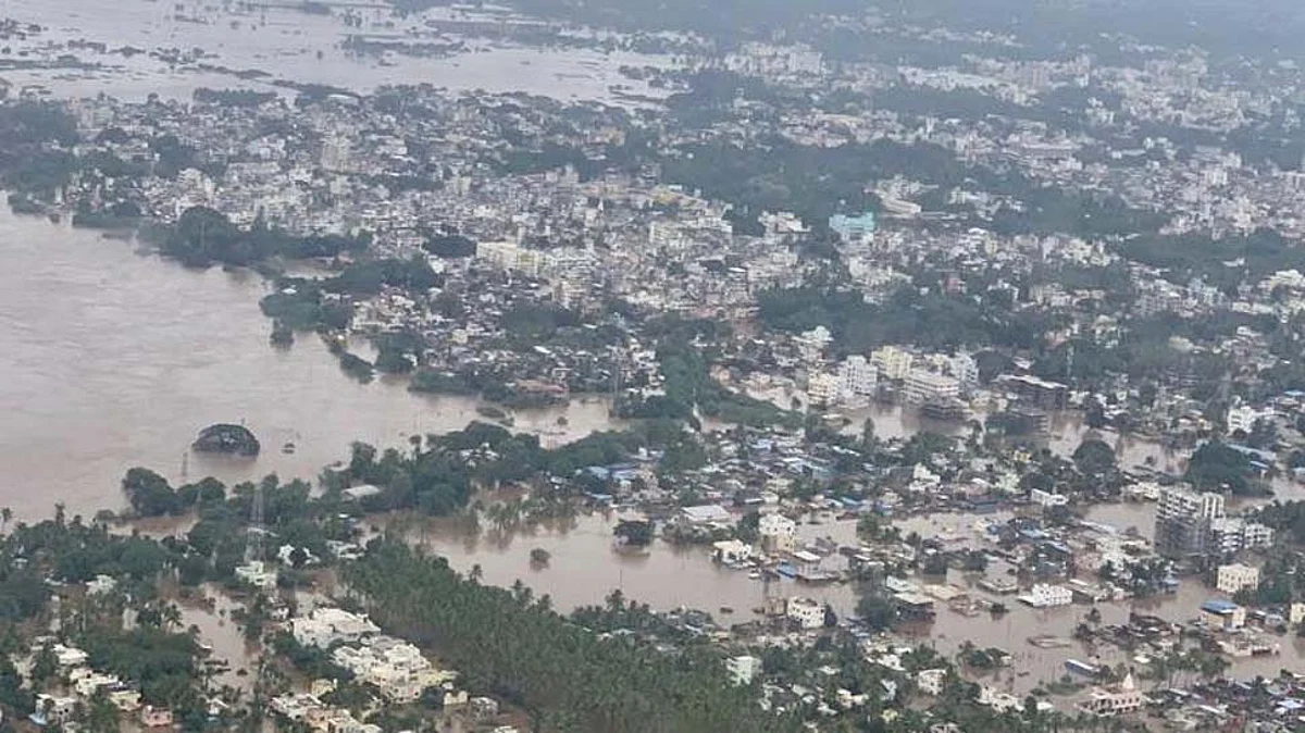 महाराष्ट, केरल में बाढ़ का कहर…महाराष्ट में बाढ़ से अब तक 27 लोग की मौत