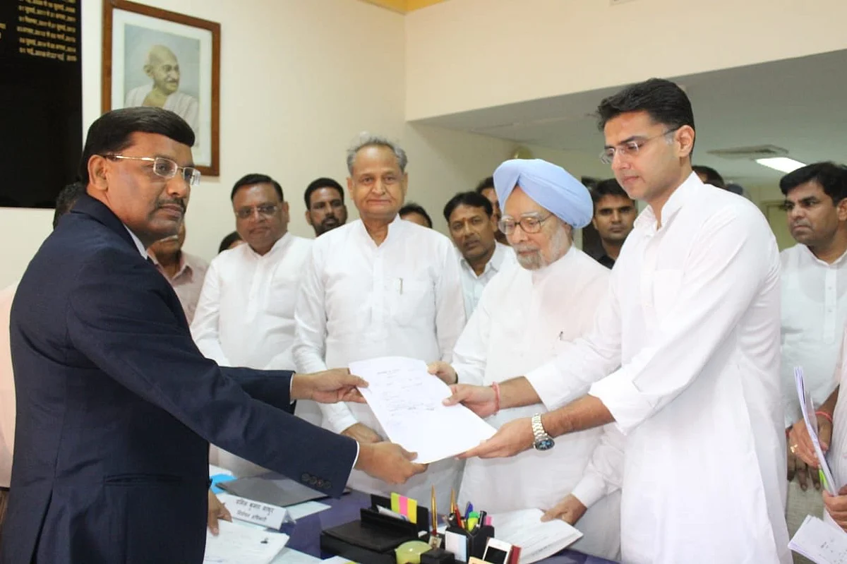 मनमोहन सिंह ने राजस्थान से राज्यसभा के लिए किया नामांकन दाखिल