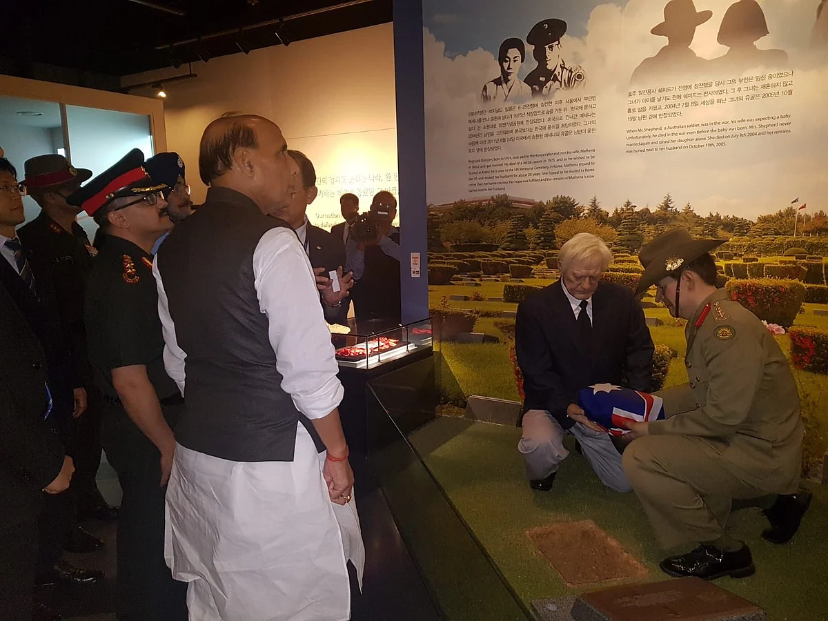 राजनाथ सिंह दक्षिण कोरिया के तीन दिवसीय यात्रा पर