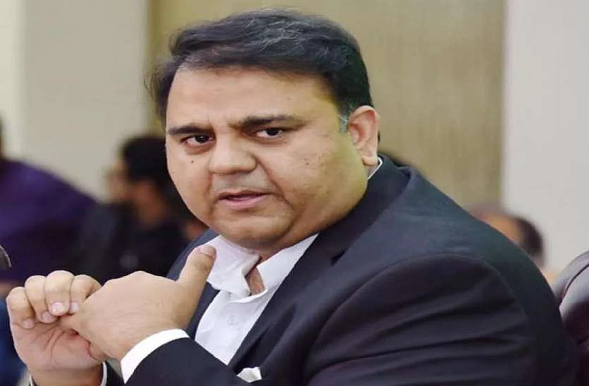 पाकिस्तानी मंत्री ने दी दशहरा पर बधाई, सोशल मीडिया पर हुए ट्रोल…