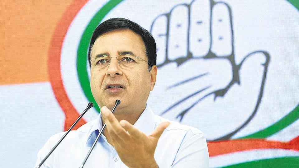 <div class="paragraphs"><p>कांग्रेस के प्रवक्ता रणदीप सिंह सुरजेवाला ने इस मामले को तूल देना बताया।</p></div>
