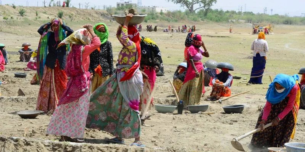 कोरोना काल के दौरान : मनरेगा में मिला सात लाख नए लोगों को रोजगार