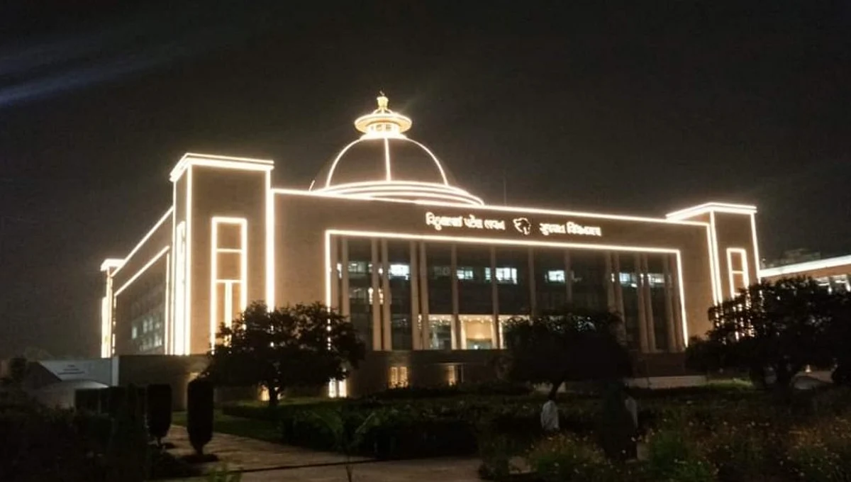 गुजरात विधानसभा में हुआ हंगामा, कांग्रेस के चार विधायक हुए आंशिक रूप से निलंबित