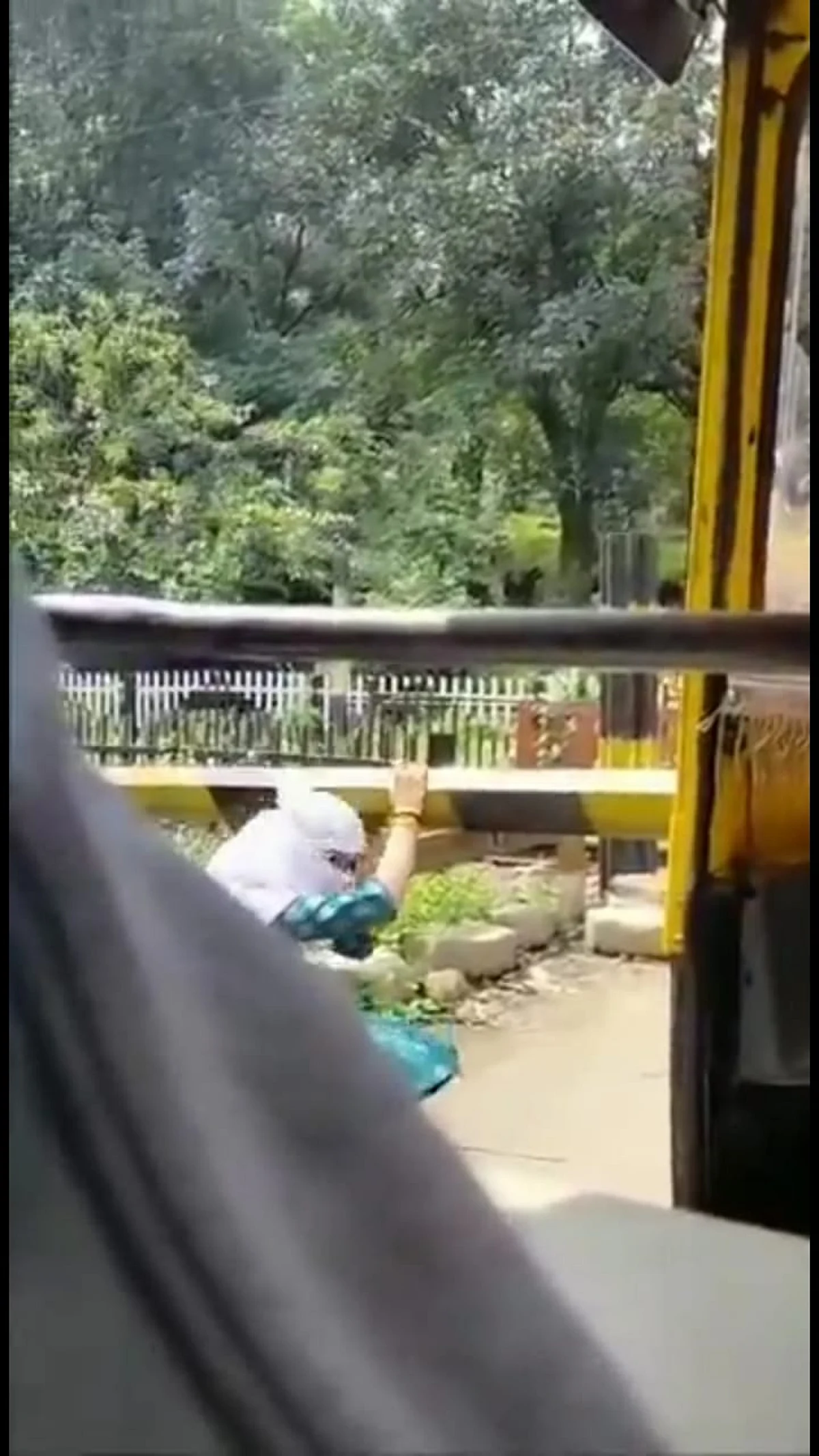 डिप्रेशन का शिकार युवती सुइसाइड करने गई, फरिश्ता बनकर आ गया ऑटो का ड्राइवर