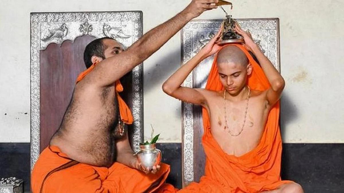 ‘बाल श्रम जैसा है बाल संन्यास’: हाई कोर्ट ने दलील को ठुकराया ,16 वर्षीय वेदवर्धन तीर्थ बने रहेंगे शिरूर मठ के पीठाधपति