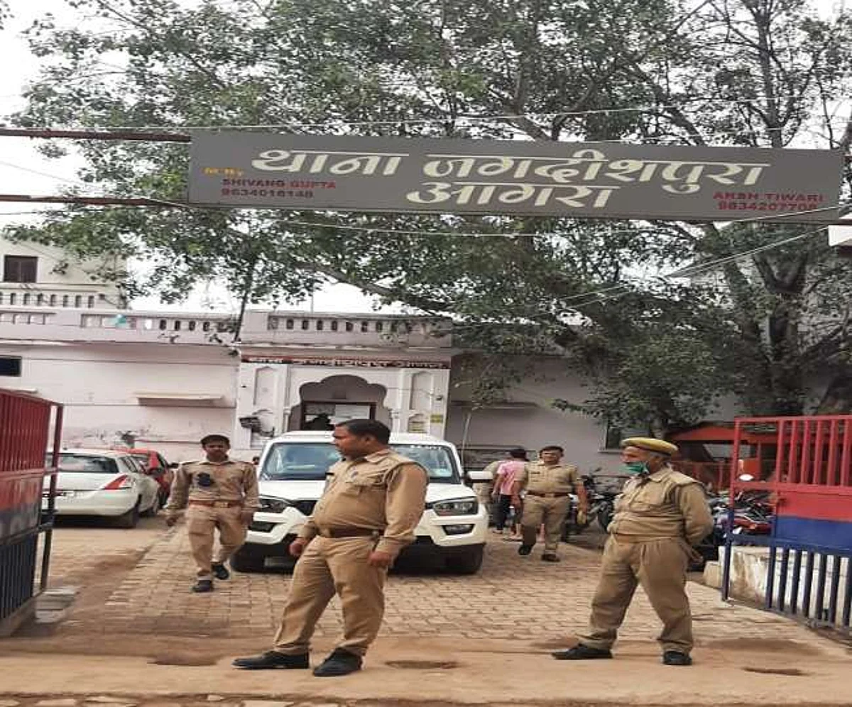 थाने में ही चोरीः सोते रहे पुलिस वाले, टूट गए मालखाने के ताले, थाने के मालखाने से 25 लाख की चोरी