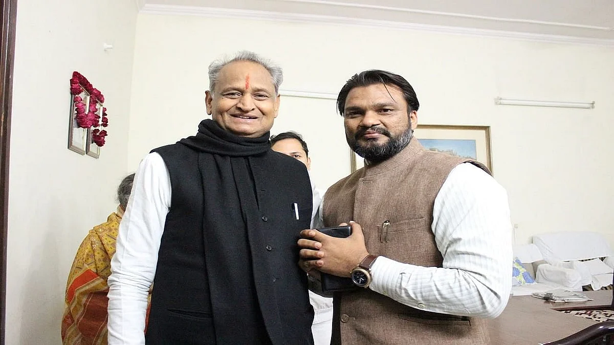 गहलोत के ओएसडी से दिल्ली पुलिस करेगी पूछताछ,कल होंगे पेश