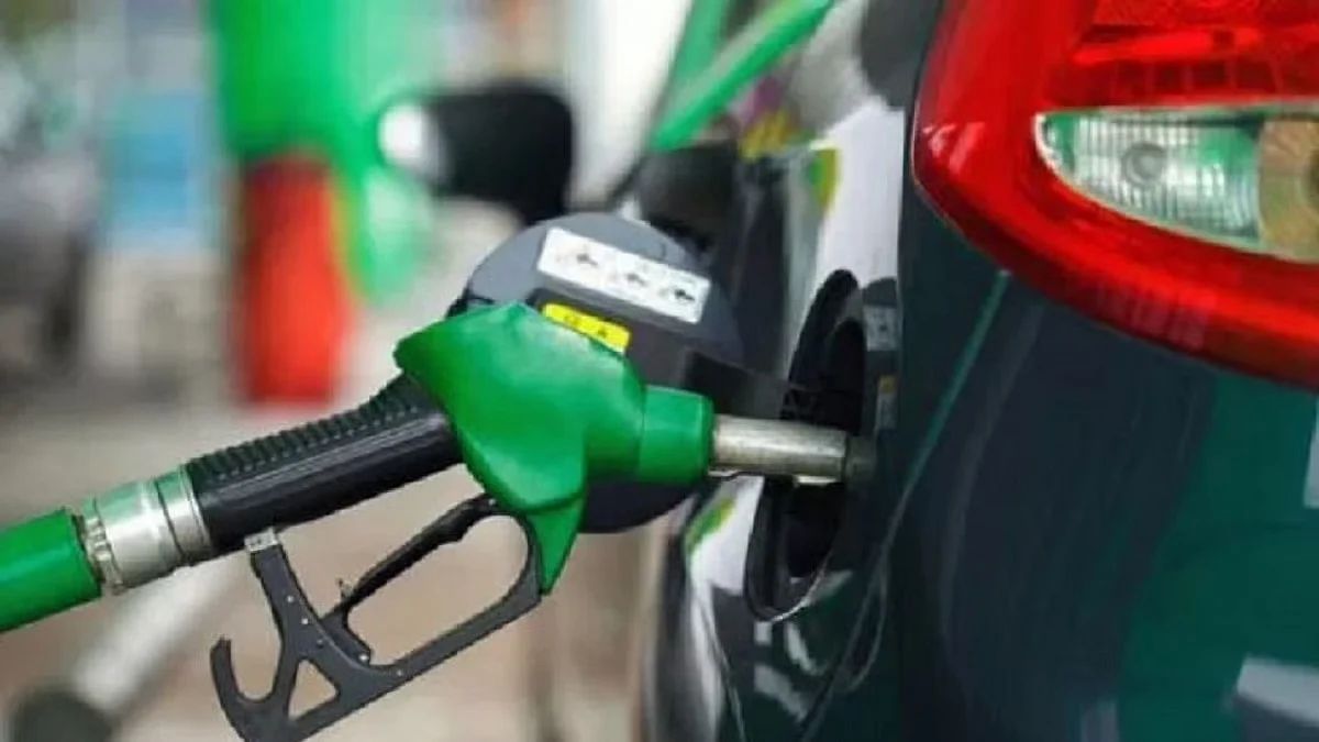 Petrol Diesel Price: चौथे दिन भी बढ़ी पेट्रोल-डीजल की कीमत, अक्टूबर में अब तक 18वीं बार महंगा हुआ इंधन