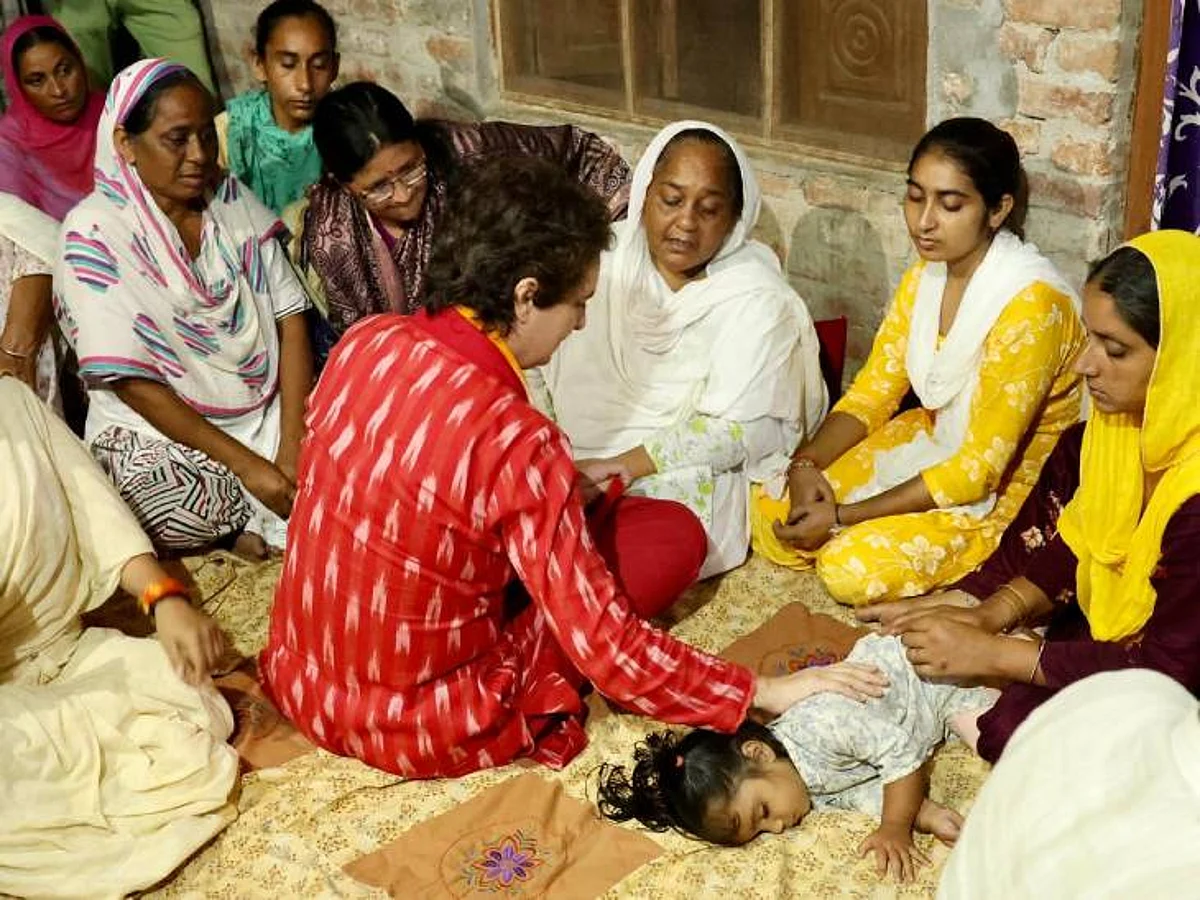 Lakhimpur Kheri violence: आज बहराइच जाएंगी प्रियंका, सिद्धू भी आ सकते है लखीमपुर, हाईकोर्ट के रिटायर्ड जज की अध्यक्षता में आयोग का गठन